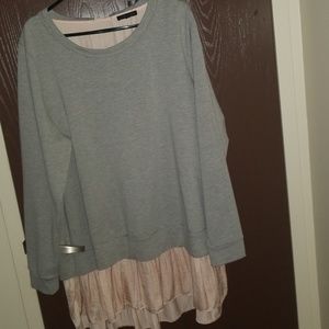 Gorgeous LB NEW Top with silky fabric underneath!